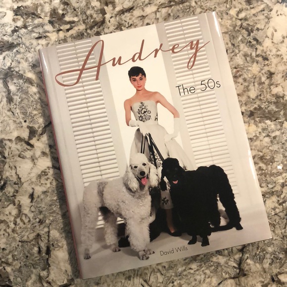 ⭐️Audrey Hepburn The 50’s Coffee Table Book - Picture 1 of 9